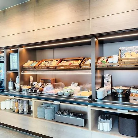 Berlin-airport Hotel 2*