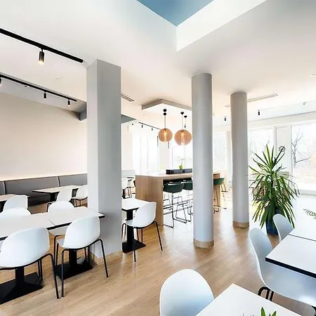 Berlin-airport Hotel 2*