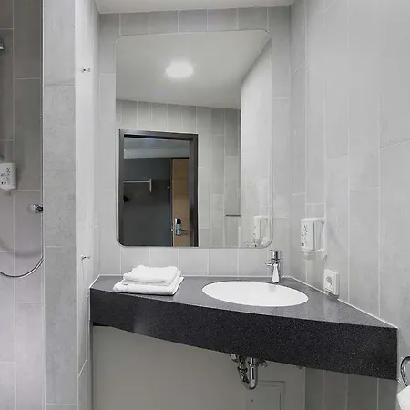 Berlin-airport Hotel 2*